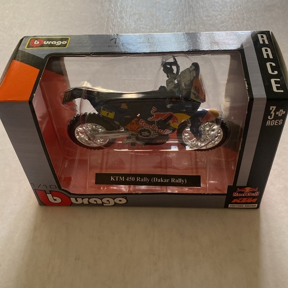Bburago KTM 450 Rally ( Dakar Rally) 1/18 Motorcycle Die Cast Metal w/ Plastic - Picture 2 of 6